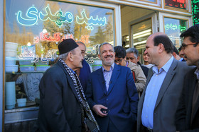 تهرانگردی امروز احمد مسجد جامعی در منطقه یک - میدان تجریش 